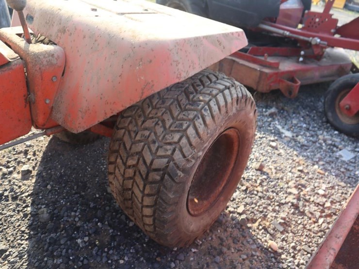 allis-chalmers-b207e-lawn-&-garden-tractor-image-12