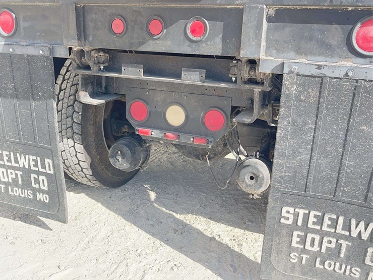 1989-freightliner-tandem-axle-grain-truck-image-32