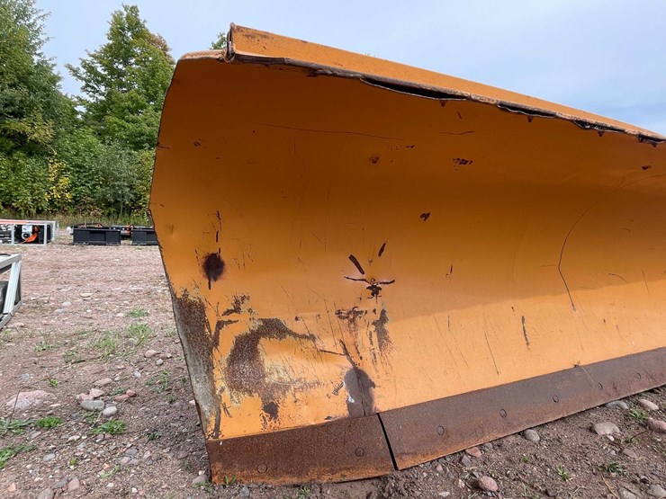 #5123-•-12'-angle-snow-plow-image-8