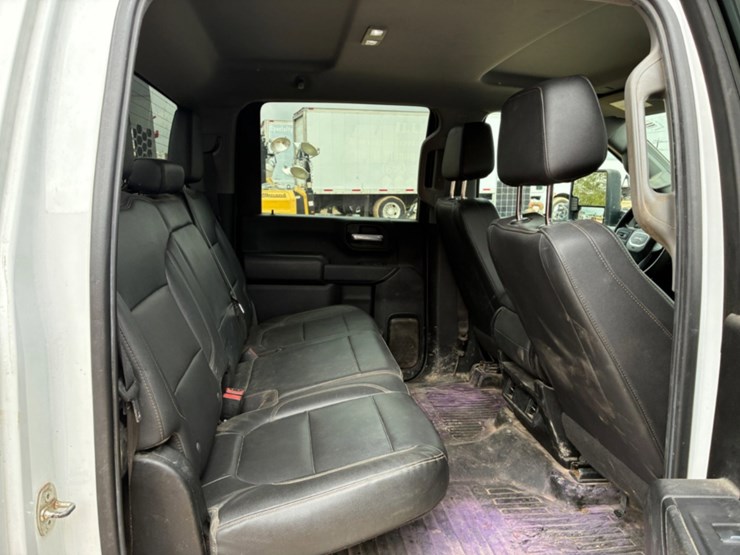 2022-gmc-sierra-3500hd-image-10