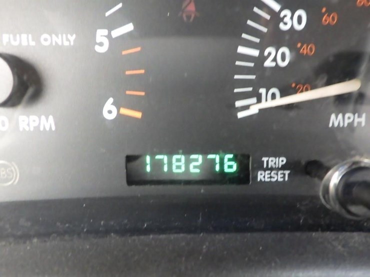1998-jeep-cherokee-image-31