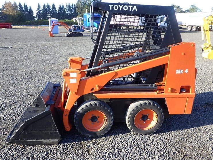 toyota-3sdk-skid-steer-loader-image-2