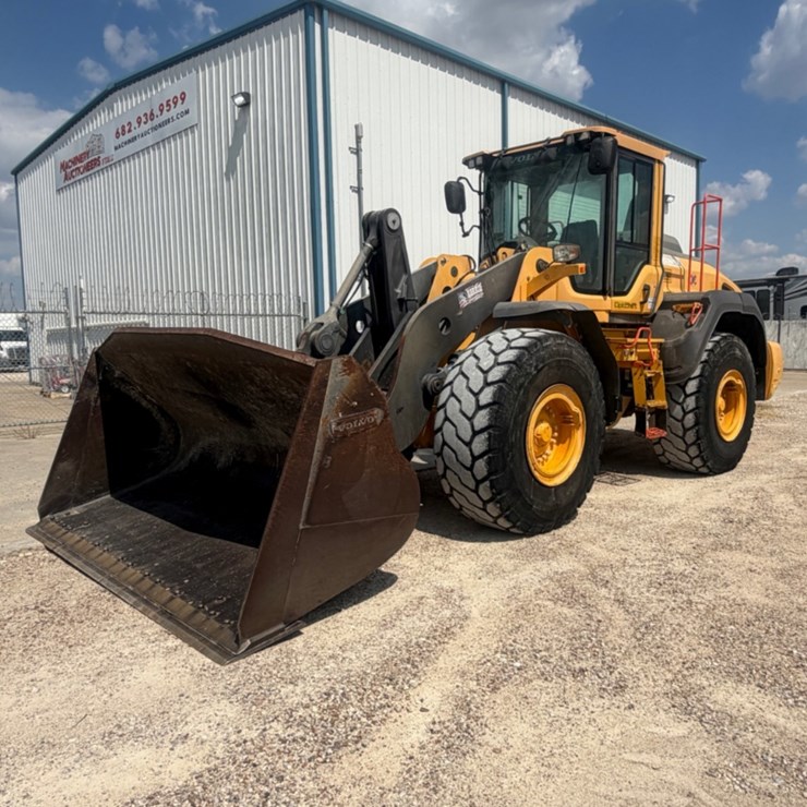 2017 VOLVO L110H