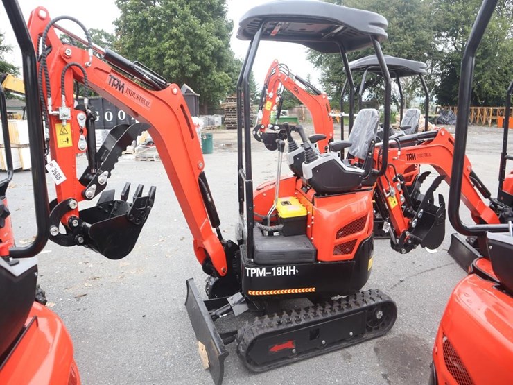 tpm-18hh-mini-excavator-image-2