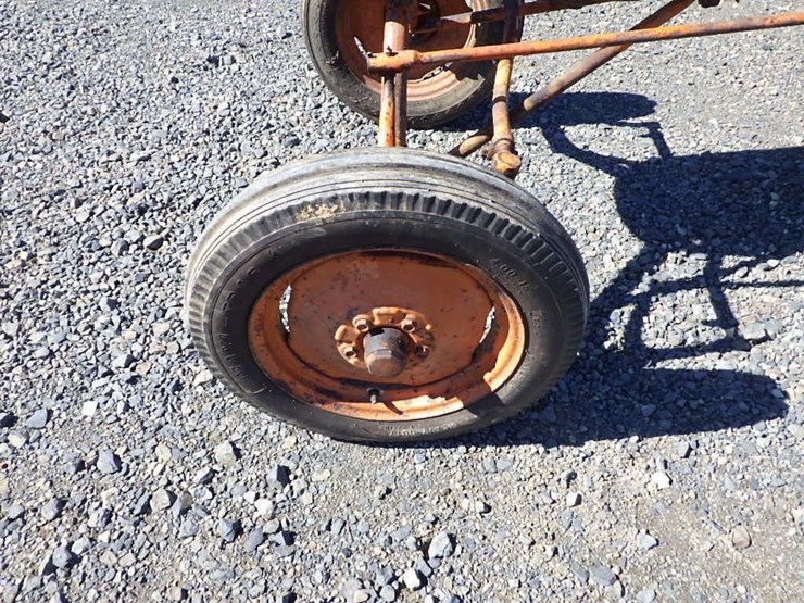 allis-chalmers-b-tractor-image-10