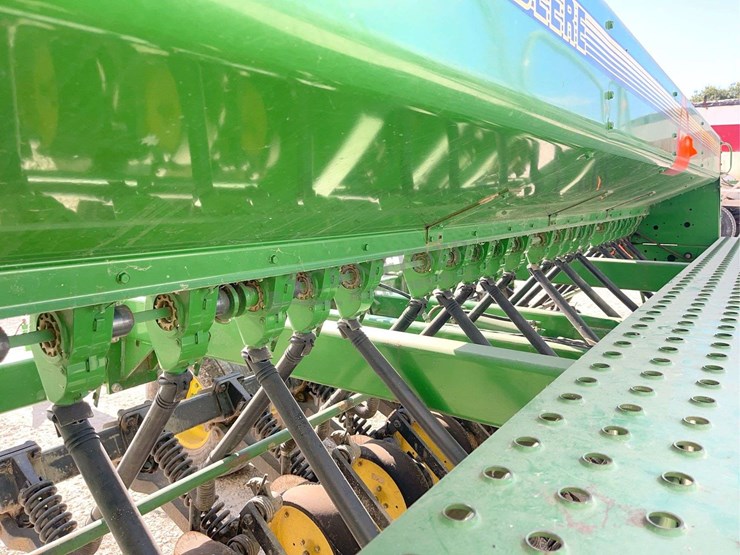 john-deere-750-image-43
