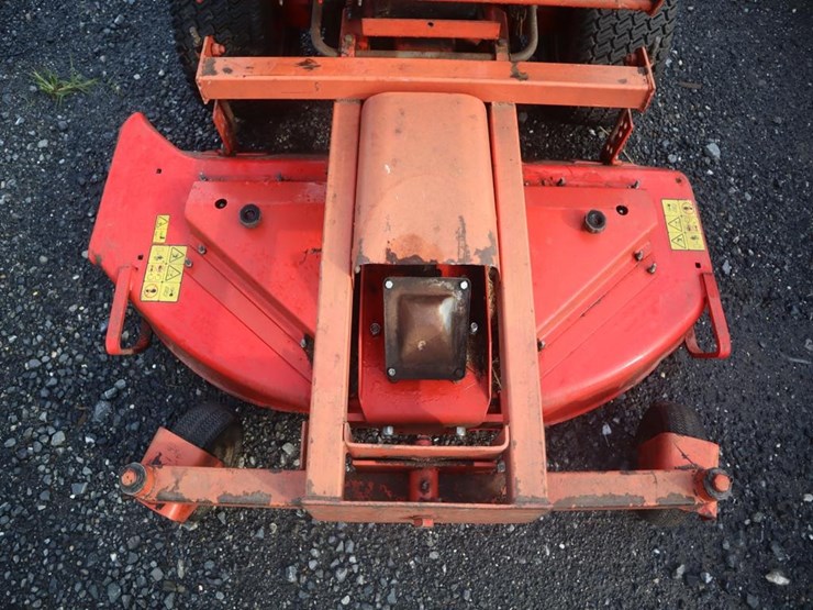 gravely-master-zero-turn-mower-image-13