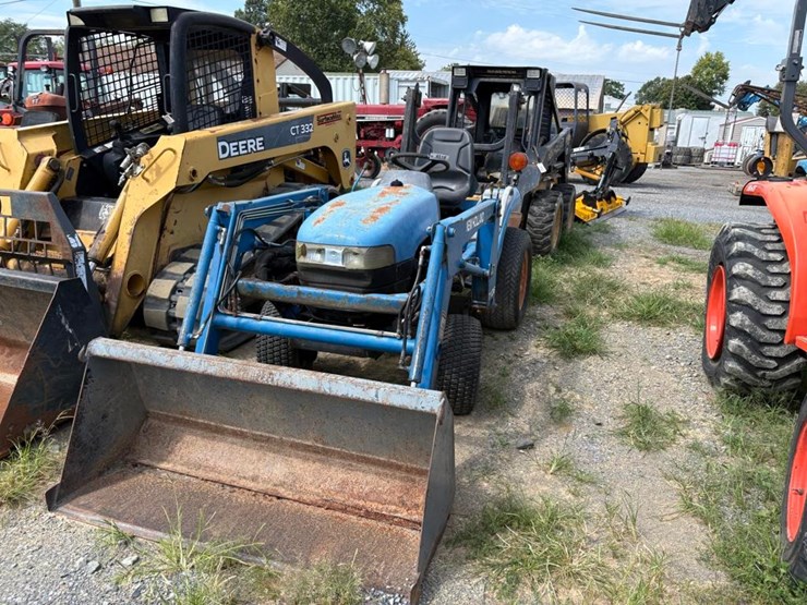 new-holland-7106-image-3