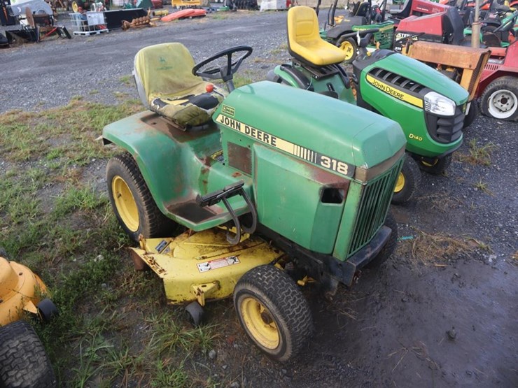 john-deere-318-image-2