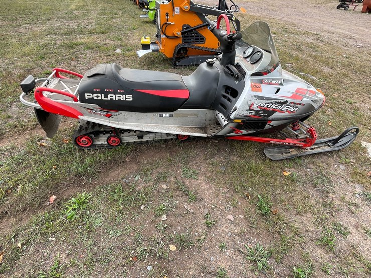 #5053-•-2003-polaris-rmk-vertical-edge-snowmobile-(no-registration-card)-image-4