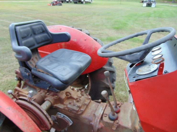 massey-ferguson-235-image-3