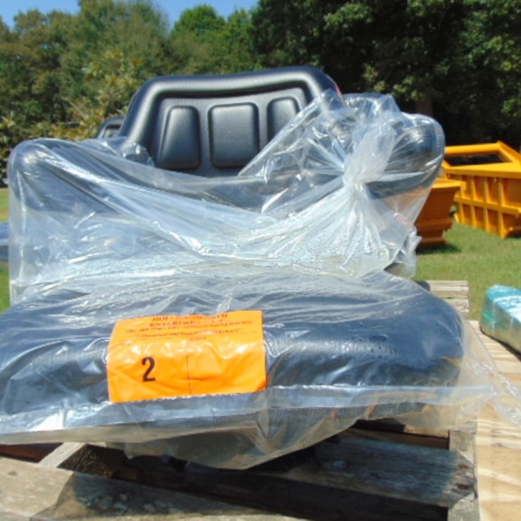 BLACK TRACTOR SEAT