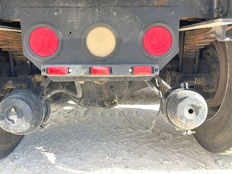 1989-freightliner-tandem-axle-grain-truck-image-33