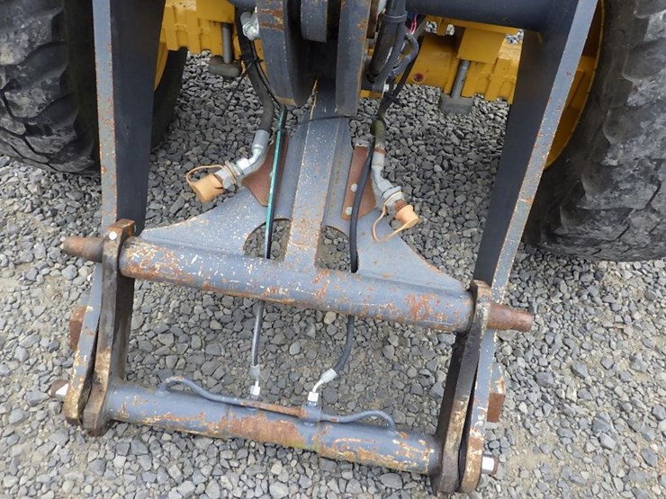 2014-deere-244j-image-9