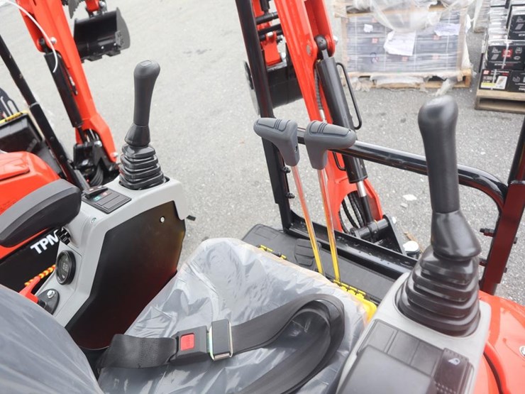 tpm-20kh-mini-excavator-image-11