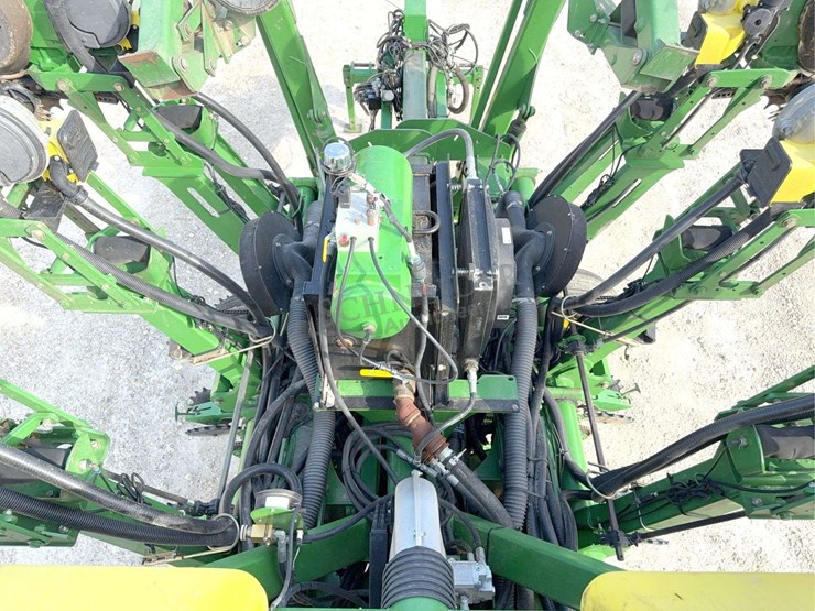 john-deere-1790-image-51