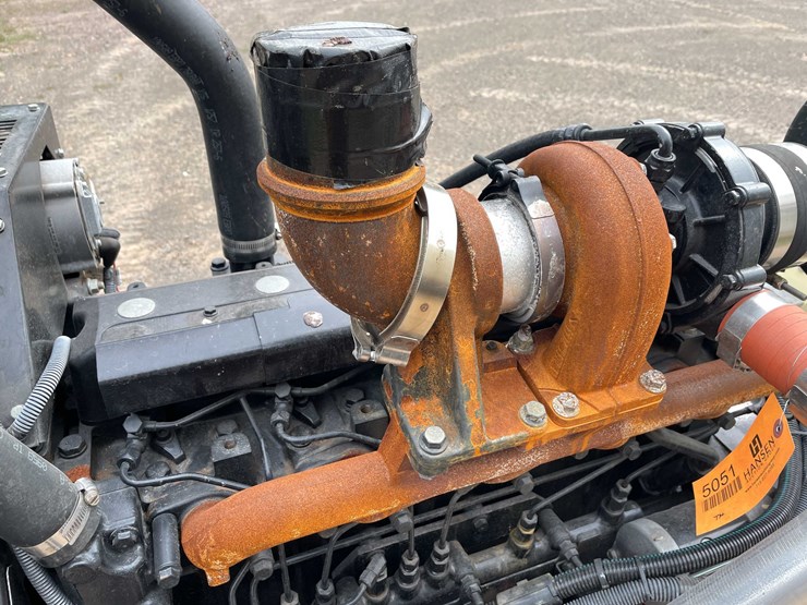 2010-john-deere-6-image-19