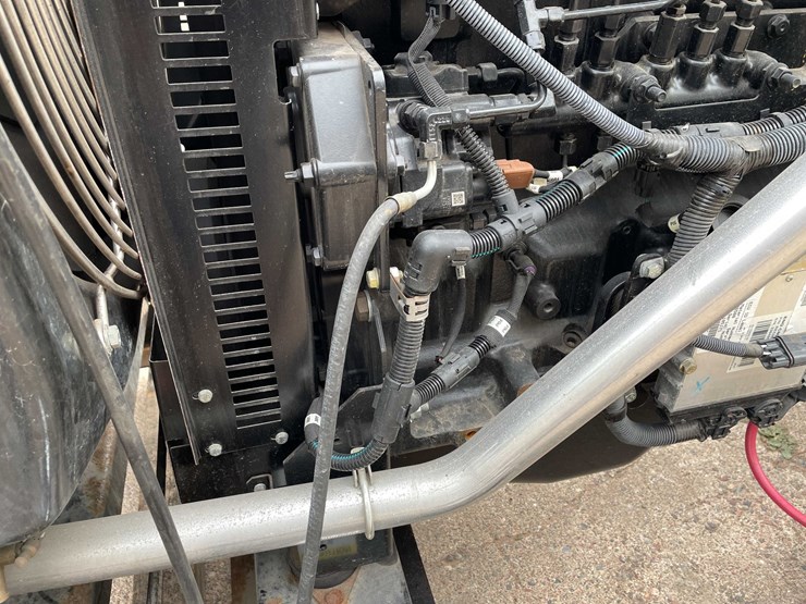 2010-john-deere-6-image-24