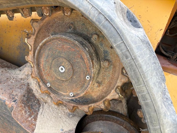 deere-ct332-image-17