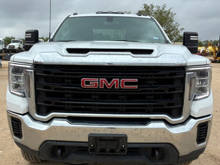 2022-gmc-sierra-3500hd-image-2