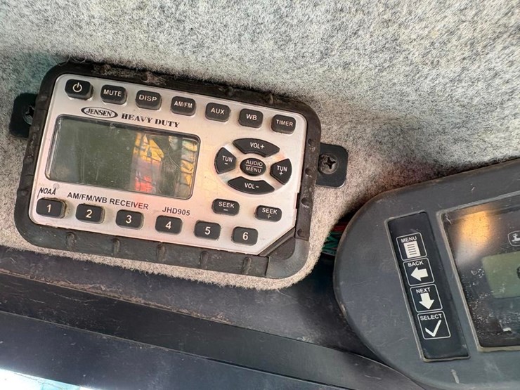 deere-328d-image-19