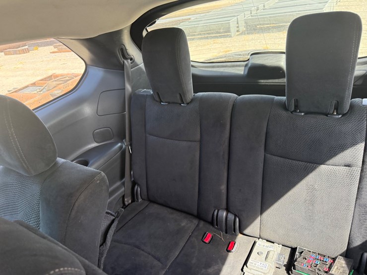 2016-nissan-pathfinder-image-13