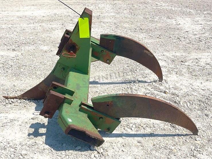 3-shank-3-point-ripper,-shanks-are-approx.-24"-image-4