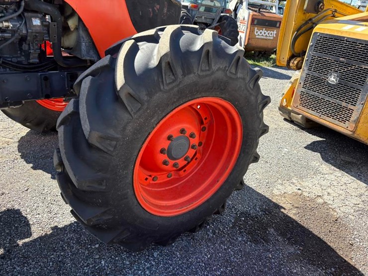 2011-kubota-m108s-image-16