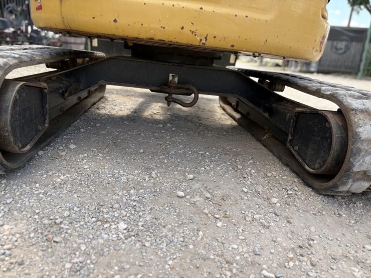 2019-caterpillar-303-image-8