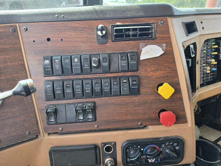 2012-western-star-4900-image-61