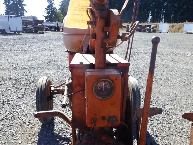 allis-chalmers-b-tractor-image-17