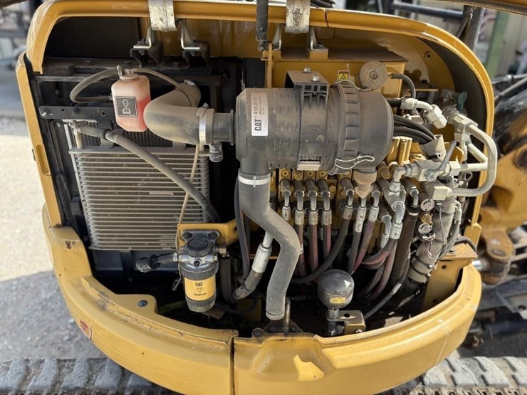 2019-caterpillar-303-image-9