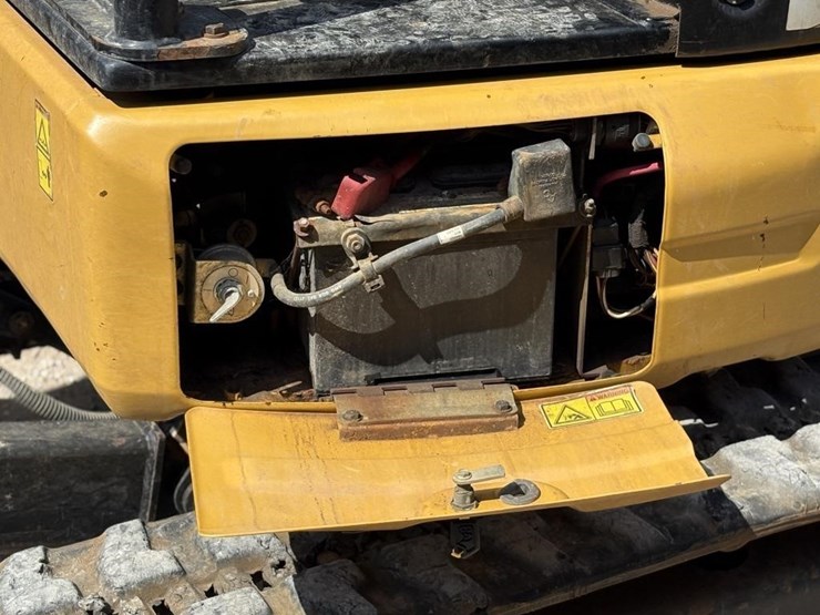 2019-caterpillar-303-image-15