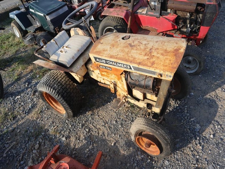 allis-chalmers-big-10-lawn-&-garden-tractor-image-2