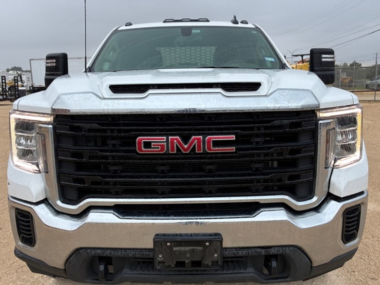 2022-gmc-sierra-3500hd-image-2