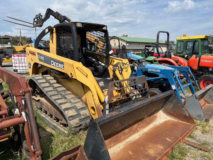 deere-ct332-image-5