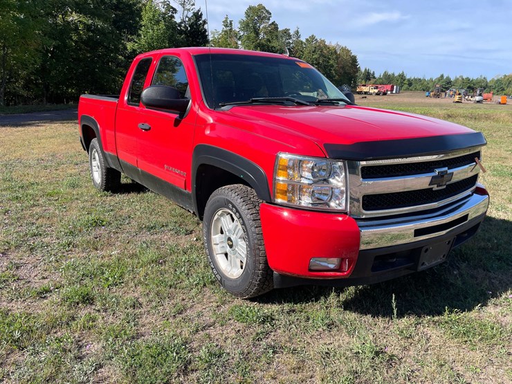 2010-chevrolet-1500-image-3