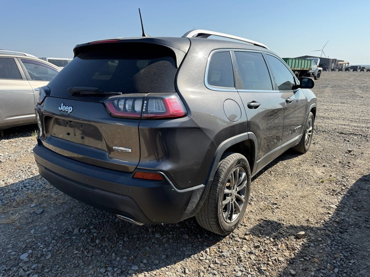 2019-jeep-cherokee-image-3