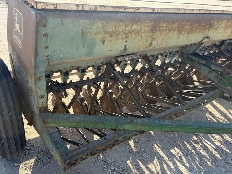 john-deere-8300-image-7