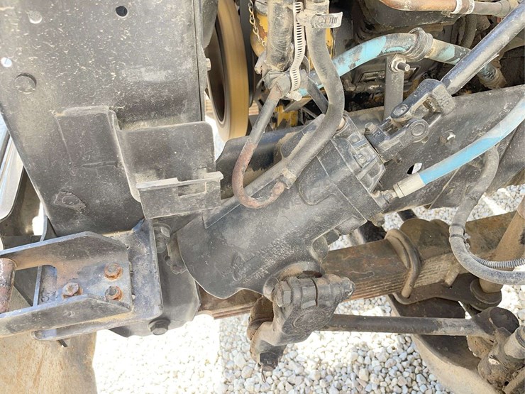 2002-chevrolet-c7500-single-axle-grain-truck-image-37