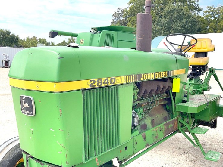 john-deere-2840-image-10