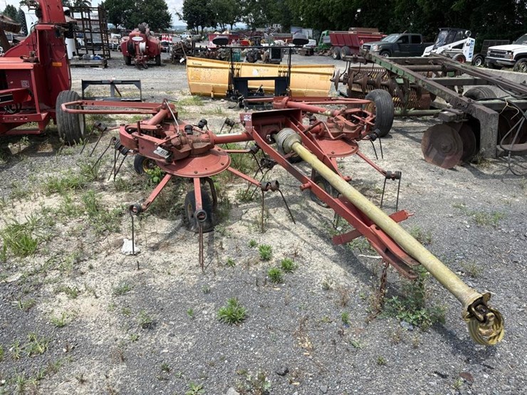 new-holland-163-image-1