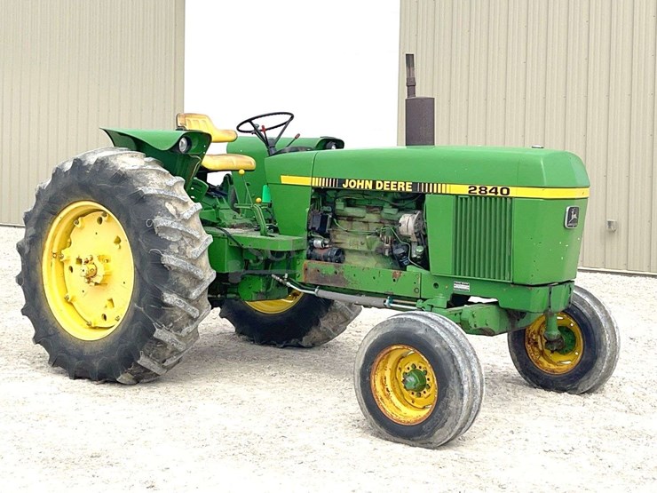 john-deere-2840-image-1