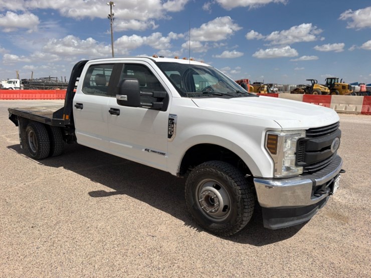 2019-ford-f350-image-3