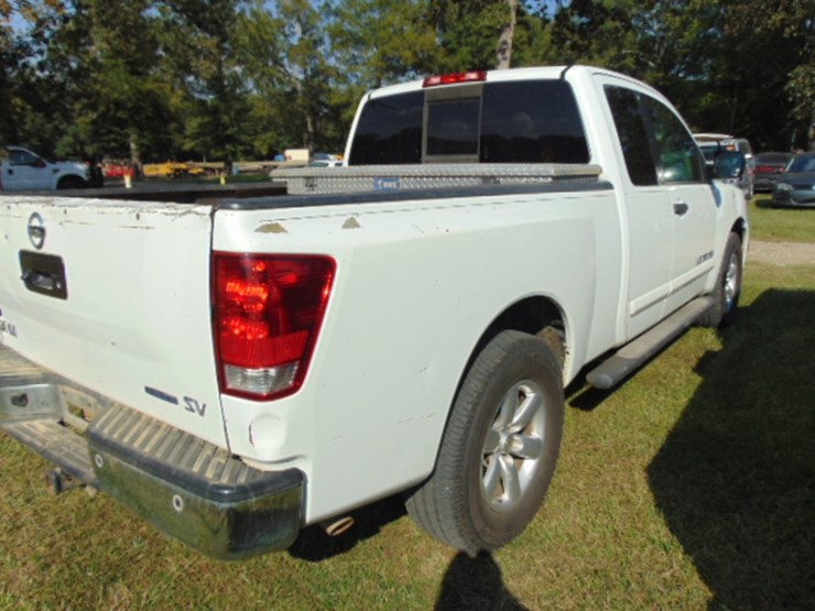 2014-nissan-titan-image-5