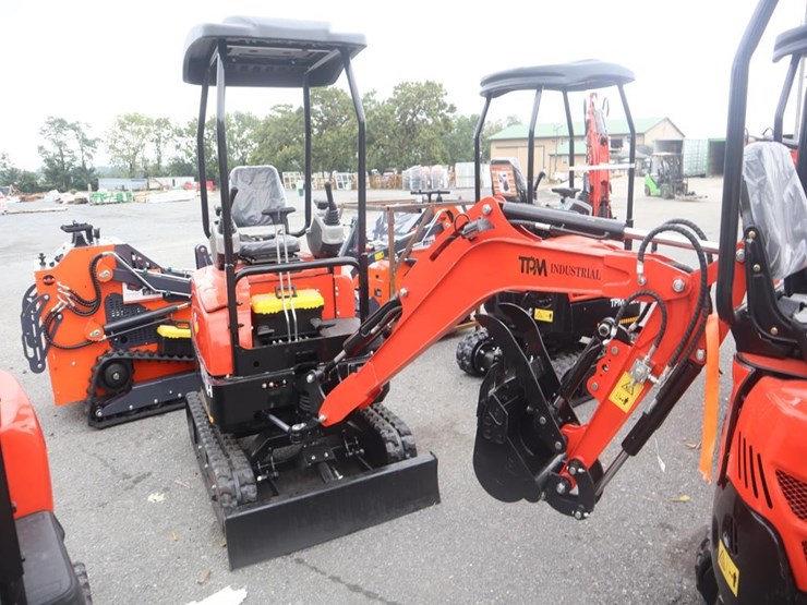 tpm-18hh-mini-excavator-image-1