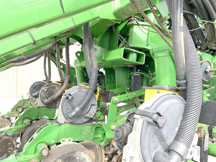 john-deere-1790-image-31