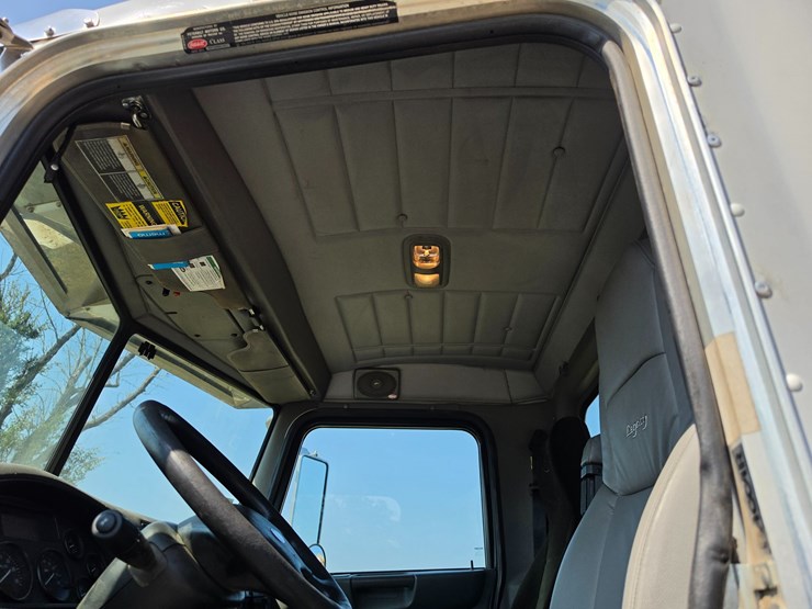 2012-peterbilt-382-image-77
