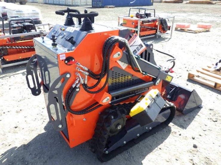 2026-tpm-t460-skid-steer-tracked-loader-image-3