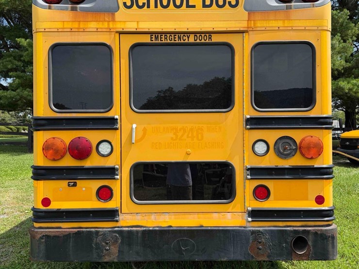2012-chevrolet-20-passenger-school-bus-image-9